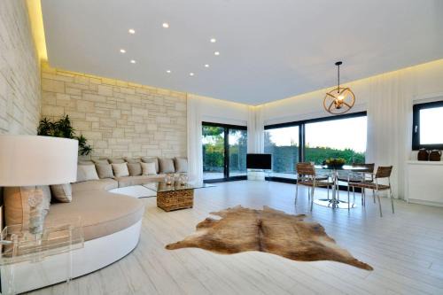 Sane Villa | The Sani Jewels, Villa Nafsika