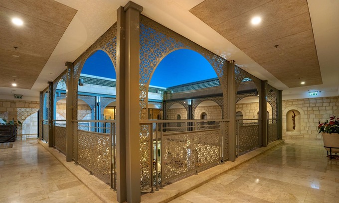 Old City Hotel | The Sephardic House