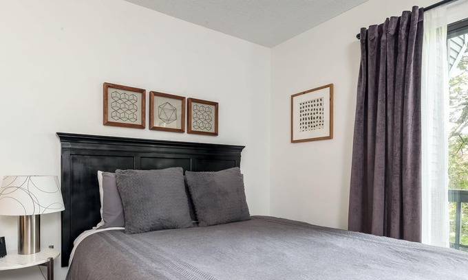 Acme Condo | The Shores Lakeside Condo Unit 5595