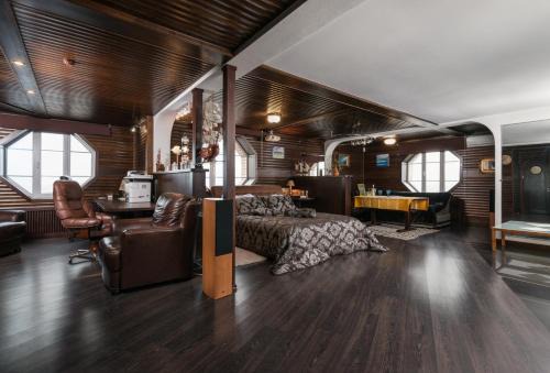 Svyatoshyns'kyi District Apartment | The Sky Loft