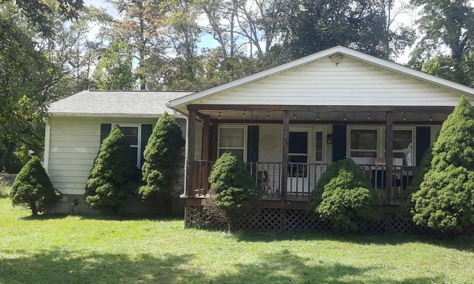 Summerlee House | The Sleepy Beaver Inn – A Cozy Retreat in the heart of the New River Gorge