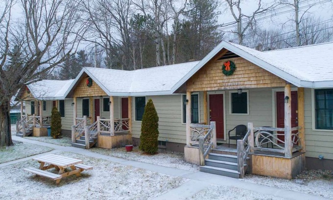 Lake Placid Hotel | The Snowshoe Lodge