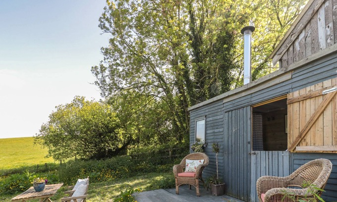 Dulverton Cottage | THE SNUG, romantic, character holiday cottage in Dulverton