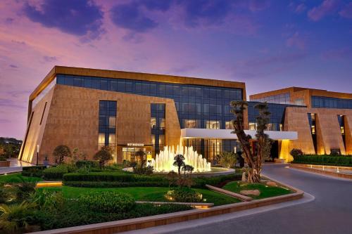 Diplomatic Quarter Hotel | The St. Regis Riyadh