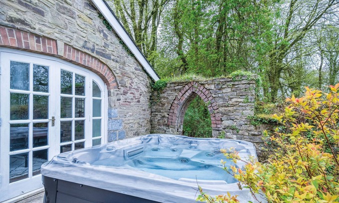 Ludchurch Cottage | The Stables - 2 Bedroom Cottage - Princes Gate