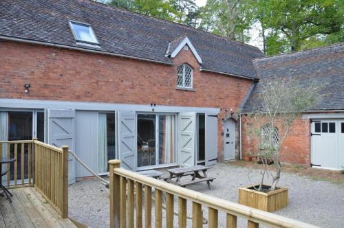 Llandenny Apartment | The Stables Apartment at Cefn Tilla Court, Usk