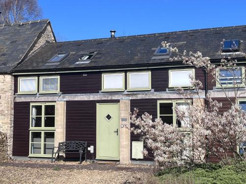 Cirencester House | The Stables, Lower Mill Estate