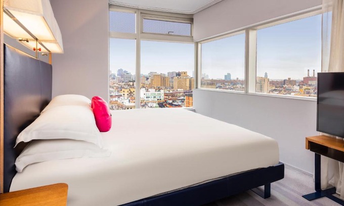 Ukrainian Village Hotel | The Standard - East Village