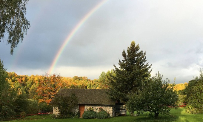 Suttons Bay Cottage | The Stone Cottage: a Relaxing Countryside Get-Away