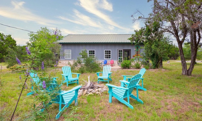 Dripping Springs Cabin | The Sugar Shack- country cabin with dark skies!