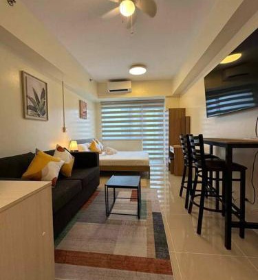 Valenzuela Apartment | The Suite Life - Level 42 at Makati