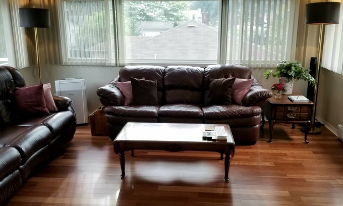 Langford Apartment | The Suite Spot is a lovely two bedroom suite in a quiet neighborhood