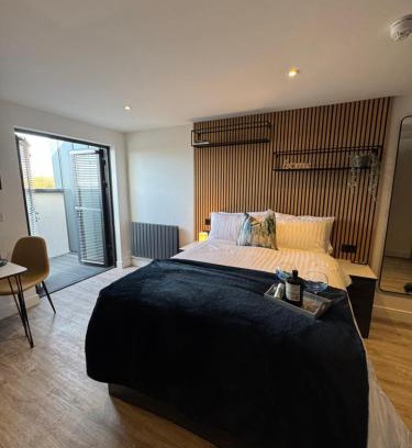 Ormskirk Apartment | The Suites, Ormskirk - Rooms by Vici