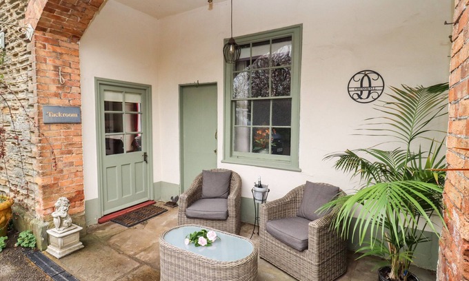 Lydney Cottage | THE TACK ROOM, pet friendly, character holiday cottage in Lydney
