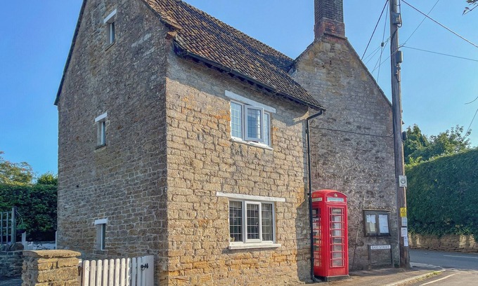 North Perrott Cottage | The Telephone Box at The Old Post Office