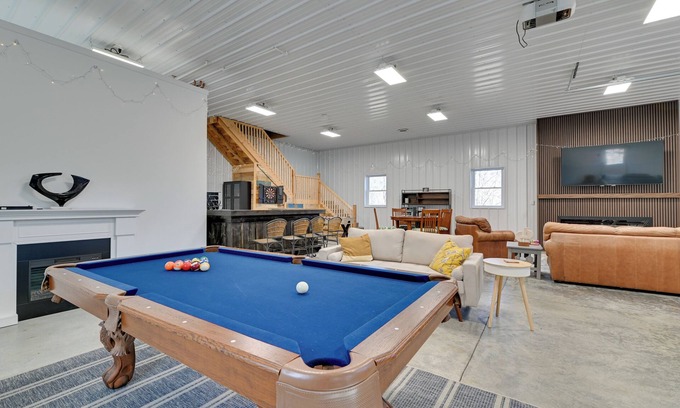 Canandaigua House | The Toasted Marshmallow Ski & Lake Game Barn