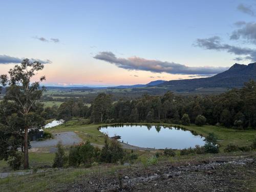 Western Creek Apartment | The Top Place Retreat