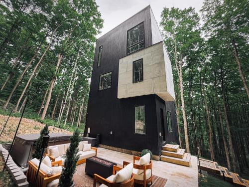 Bellaire House | The Tower at Glacial Hills