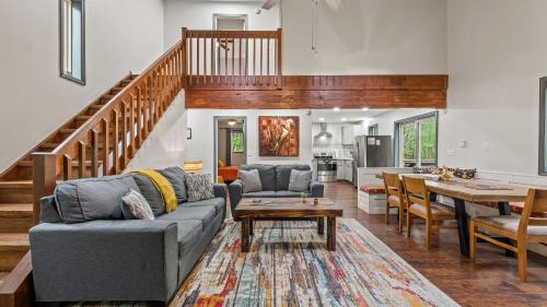 Albrightsville House | The Tranquil Trails by AvantStay Lake Access Deck Fireplace
