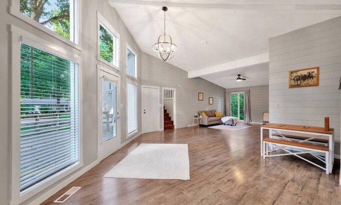 Mahomet House | The Tree Haus in Mahomet
