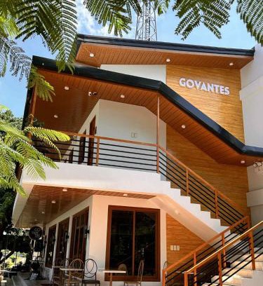 San Vicente Apartment | The Tree House - Connecting Loft Units Govantes