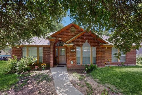 New Braunfels House | The Trout River House