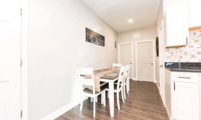 Bushwick Apartment | The Unique Home ,Classic & Comfortable Stay, The Ideal Vacation Home