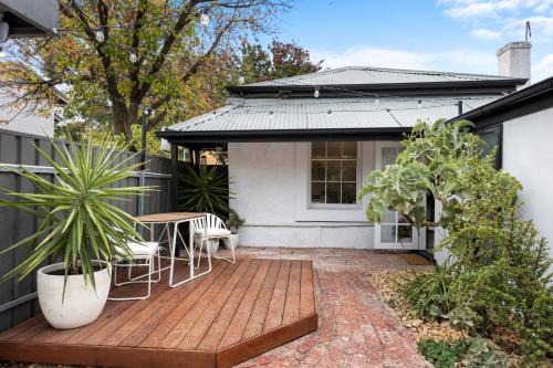 Adelaide Central Business District Apartment | The Velvet Cottage