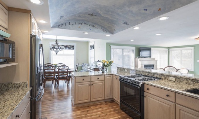 Boyne City House | The Victorian House of Boyne-3 blocks from Downtown& Waterfront