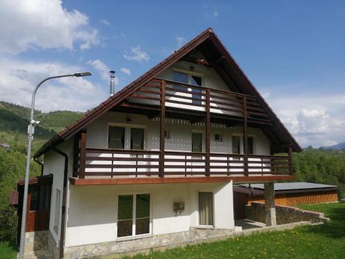 Moieciu House | The Viewpoint