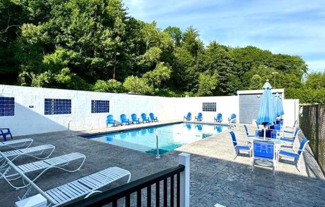 Gilford Apartment | The Village at Paugus Bay Condo!