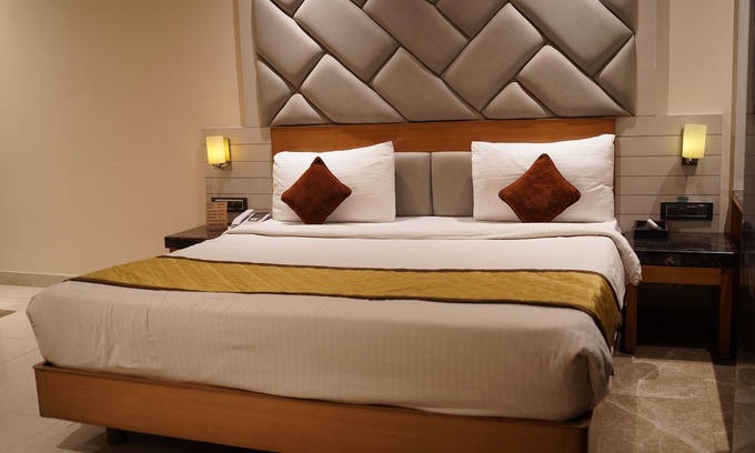 Gwalior Hotel | The Vinayak