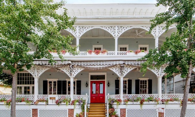 Cape May Hotel | The Virginia and Cottages