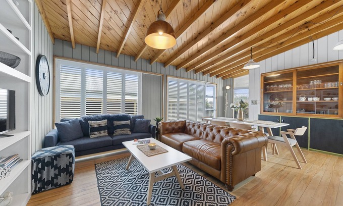 Martinborough Cottage | The Walnut Tree House - Martinborough Holiday Home