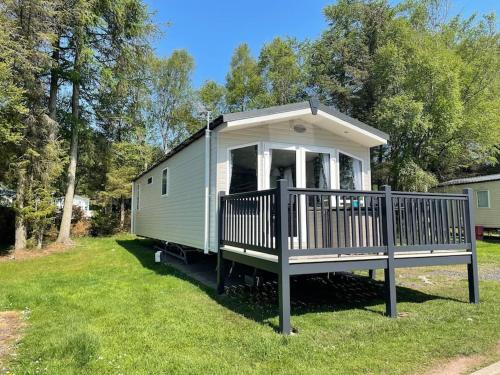 Swarland Apartment | The Warrens - 2 bed caravan for 4 & private hot tub