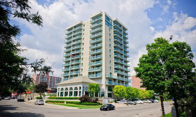 Port Credit Hotel | The Waterside Inn