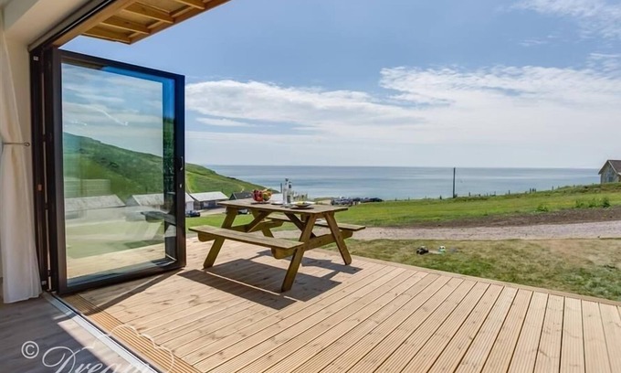 Eype Cottage | THE WAVE, family friendly, luxury holiday cottage in Eype
