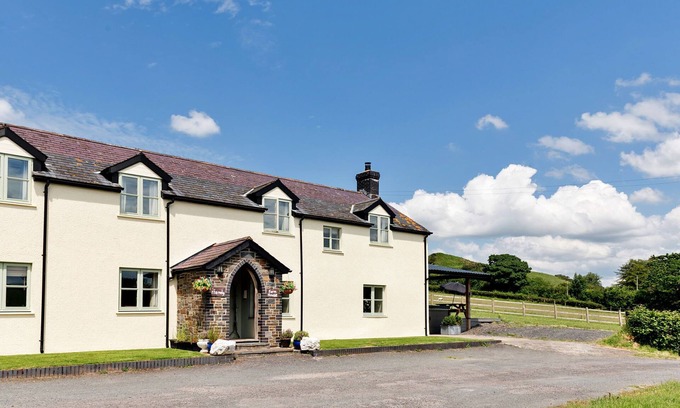 Devils Bridge House | The Welsh Farmhouse by Interhome