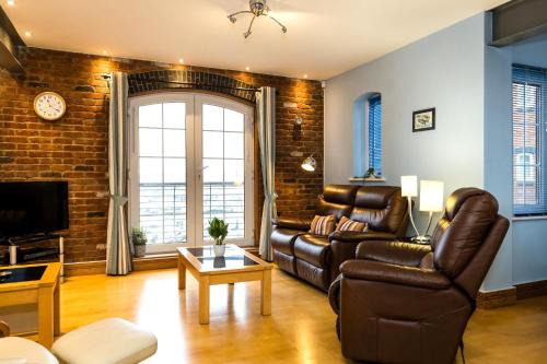 Eastbourne Apartment | The Wharf - Marina Retreat