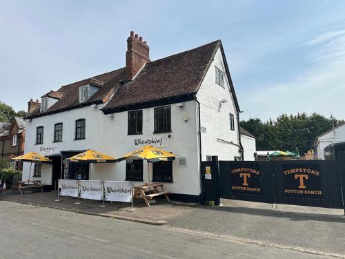 Tempsford Hotel | The Wheatsheaf in Tempsford