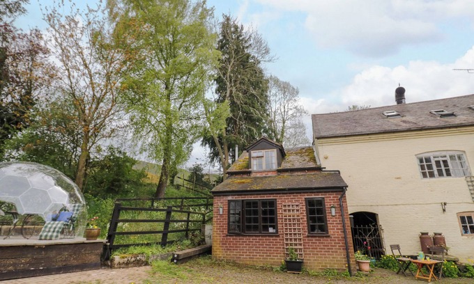 Church Stretton Cottage | THE WHEELHOUSE AT DUDGELEY MILL, pet friendly in All Stretton