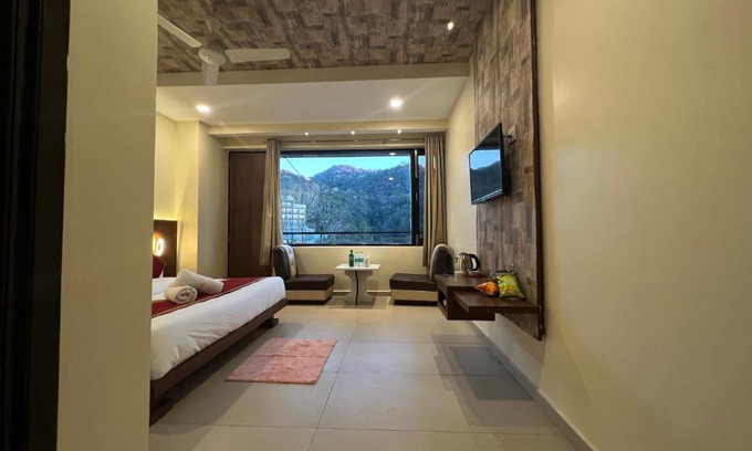 Dalhousie Hotel | The White Orchid Forest View