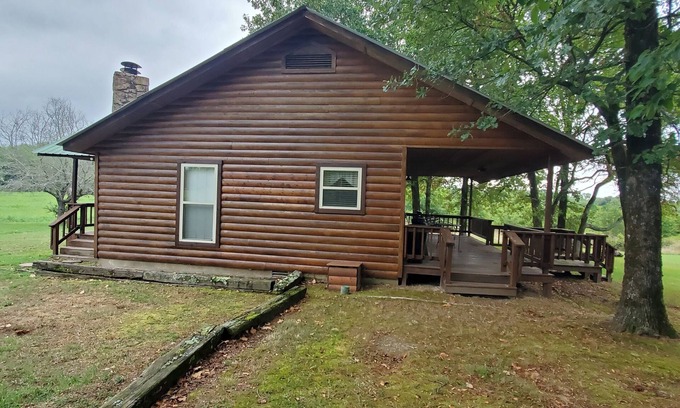 Octavia Cabin | The Wolf Cabin at Cedar Valley is your destination to get away from it all.