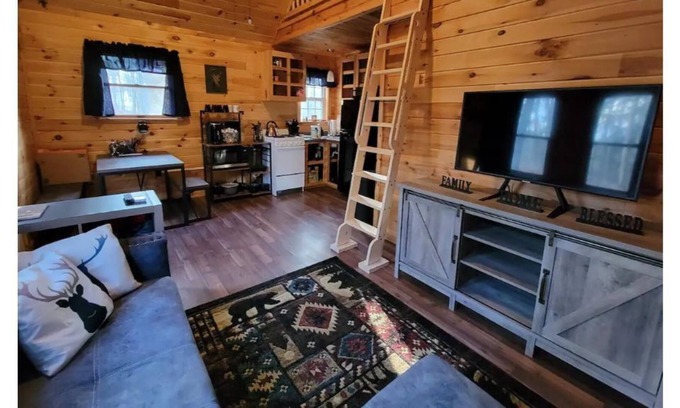Monmouth Cabin | The Woodland Lodge
