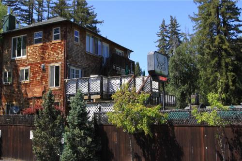 Guerneville Resort | The Woods Hotel - Gay LGBTQ Cabins