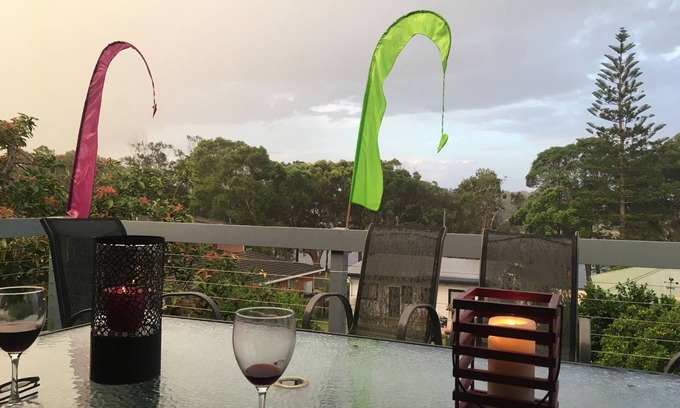 Lake Cathie House | The Yabby Shack.sit back, relax and unwind