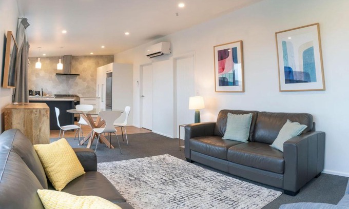 Kaka Point House | The Yellow House