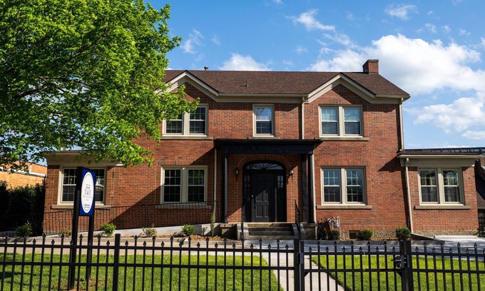 Somerset Apartment | Thee Parsonage Suite A
