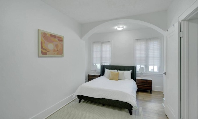 Downtown Rochester Apartment | This apartment is a 2 bedroom(s), 1 bathrooms, located in Rochester, NY.