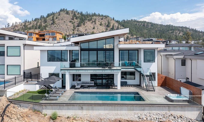 Central Okanagan House | This house is a 4 bedroom(s), 3 bathrooms, located in West Kelowna, BC.